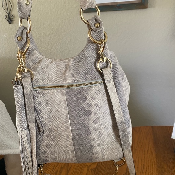 Leather snakeskin print multi-style-convertible backpack to shoulder purse. - Picture 2 of 4